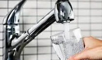تغییر و جابجایی ۲۴۰۰ متر خط انتقال آب ایوان به منظور تامین آب پایدار