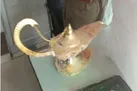 پزشک هندی چراغ جادویی علاءالدین را ۴۱ هزار دلار خرید