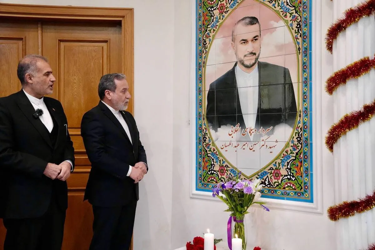 عکس ا رونمایی از نماد یادبود شهید امیرعبداللهیان در سفارت ایران در روسیه