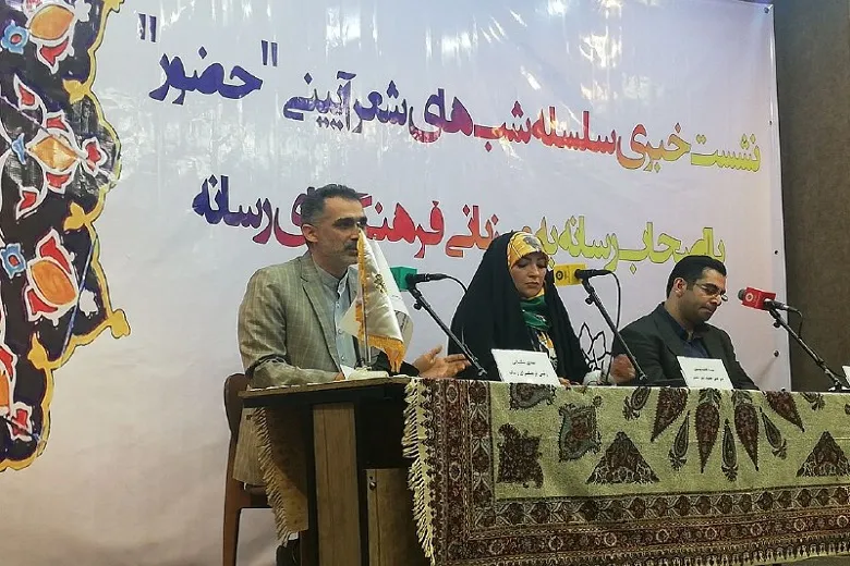 شاعران امروز به رسانه‌های تأثیرگذار تبدیل شده اند