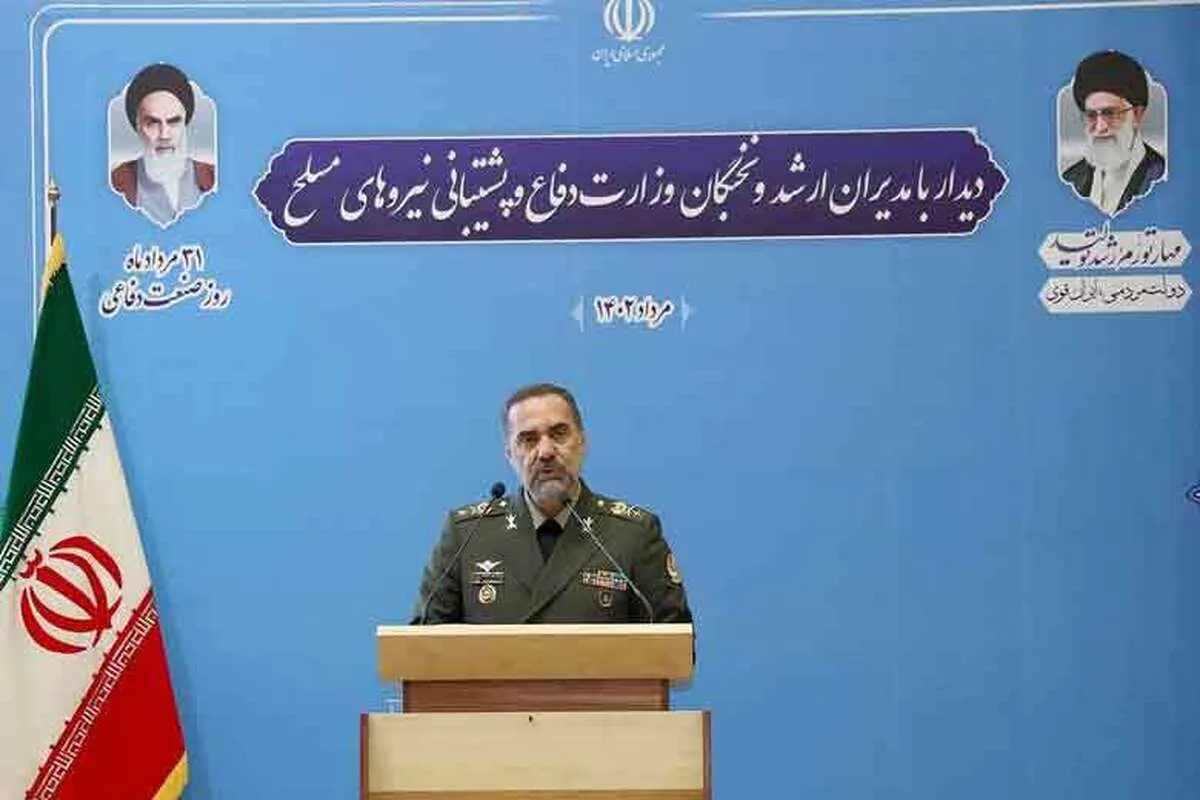وزیر دفاع: مهاجر ۱۰ یک پهپاد استثنایی است