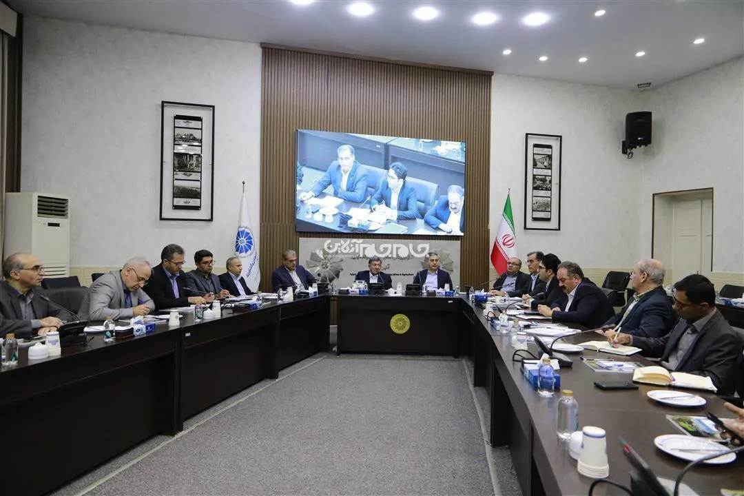 بررسی راهکارهای مشارکت بخش خصوصی در تأمین تجهیزات نیروگاه خورشیدی ۱۱۰ مگاواتی