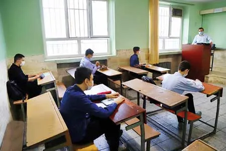 کارنامه‌ ای به رنگ خاکستری
