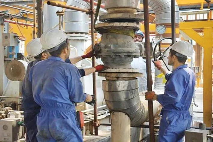 کارگران در سال ۱۴۰۱ کارگران، خط فقر را رد می‌کنند؟