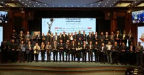 پیشگامان عصر ارتباطات و پست پیشگامان تندیس جشنواره «تولید ملی، افتخار ملی» را دریافت کردند