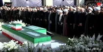 ببینید ا اقامه نماز بر پیکر مطهر رهبر شهید امت