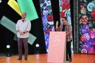 عشق آموخت مرا شکل دگر خندیدن