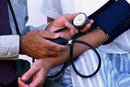 فشار خون بالا خطر مرگ ناشی از کووید ۱۹ را افزایش می‌دهد
