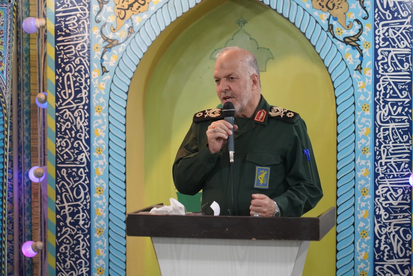 معلم دوران دبیرستانم که با رفتارش انسان‌ساز بود را هرگز فراموش نمی‌کنم