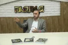 شانزده کتاب برای خلبانان نوشته‌ام