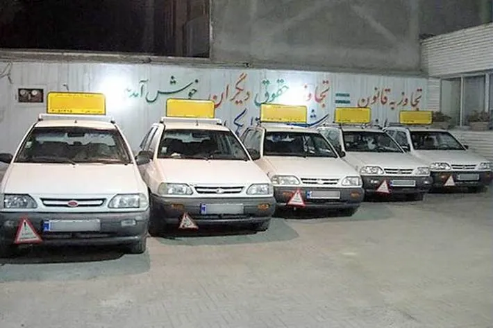 گواهینامه رانندگی به رنگ قانون  