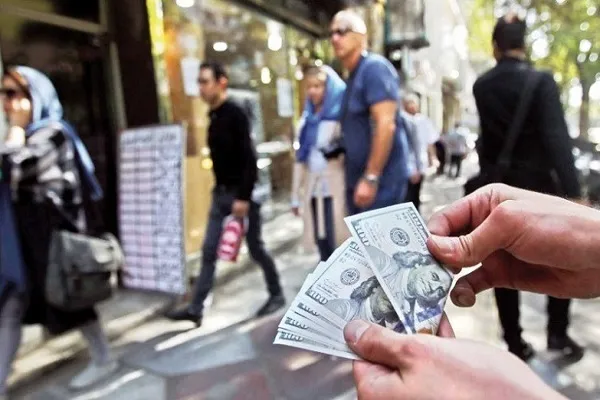وقتی می گویند نرخ ارز ساعت 11 در می آید یعنی تصمیم گیری با جای خاصی است!