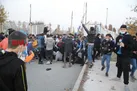 درهای ورزشگاه‌ها را باز نکنید لطفا!