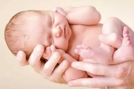 افزودن آبمیوه به رژیم غذایی نوزاد موجب چاقی می شود