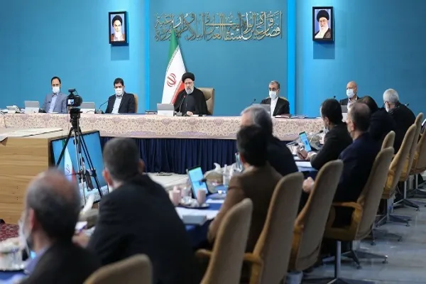 تبیین صحیح و دقیق برنامه‌های دولت برای مردم، همراهی آن‌ها را به همراه خواهد داشت