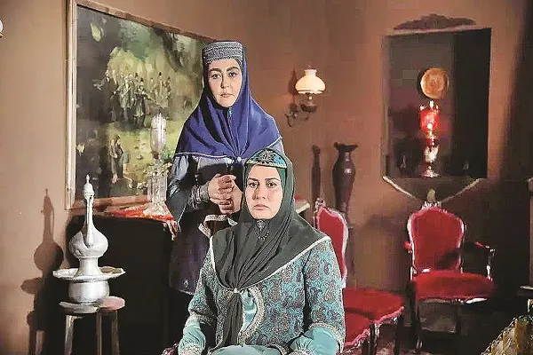 آدم‌های‌متفاوت در قابی‌سبز