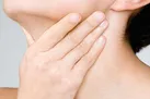 دلایل عجیب‌ی که باعث خارش در ناحیه گلو می شود