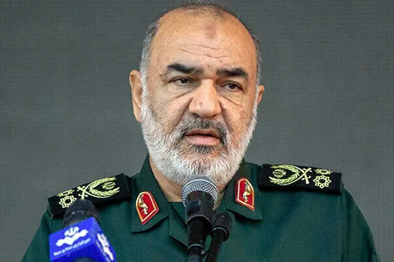 مراقب رفتارتان باشید و رسانه‌هایتان را کنترل کنید