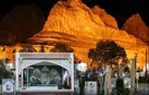 ببینید | شیرینی سفره یلدا در جوار مزار سردار دل‌ها