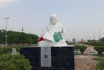 المان مادر شهید در اهواز نصب شد