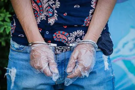 کشف ۲۵۰ جفت کتونی سرقتی بلافاصله پس از سرقت