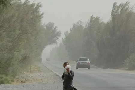 وزش باد خیلی شدید در شرق کشور / وقوع رگبار در ۱۳ استان