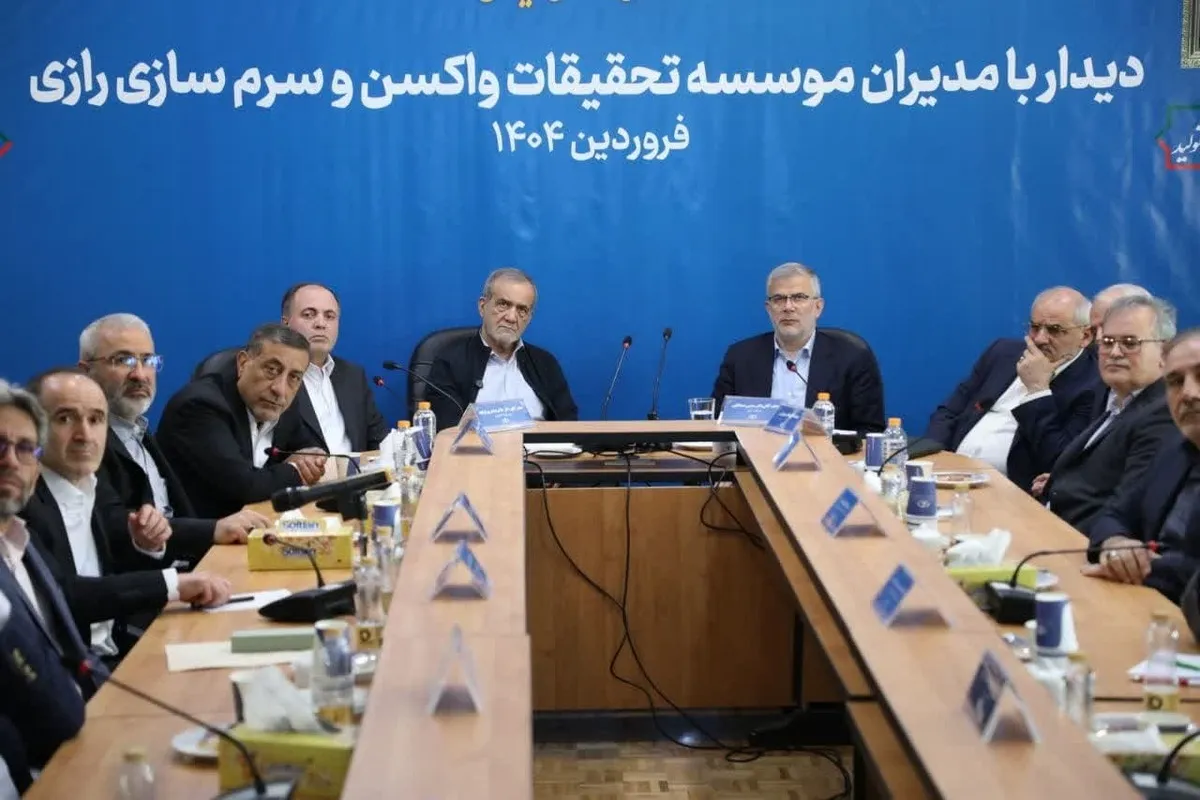 بازدید رئیس‌جمهور از موسسه تحقیقات واکسن و سرم‌سازی رازی