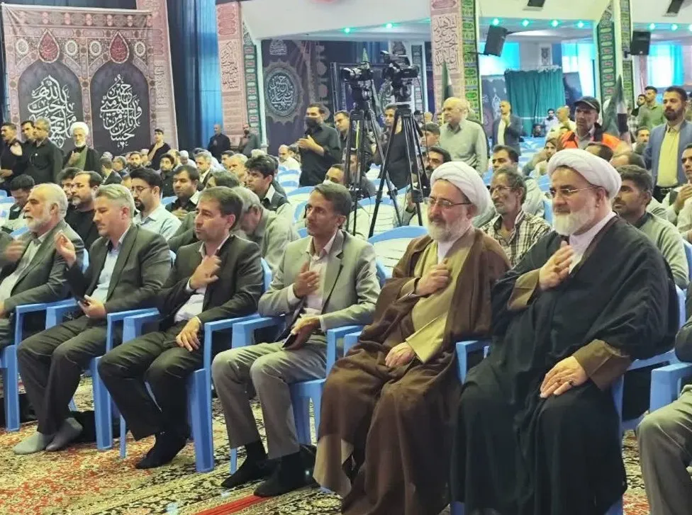بزرگداشت چهلمین روز تشییع و تدفین تاریخی رهبر شهید انقلاب اسلامی در حسینه ثارالله کرمان