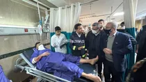 استاندار از مصدومان حادثه واژگونی اتوبوس یاسوج_سمیرم عیادت کرد