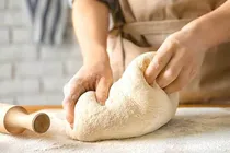 طرز تهیه خمیر جادویی؛ مناسب برای پخت غذاهای متنوع