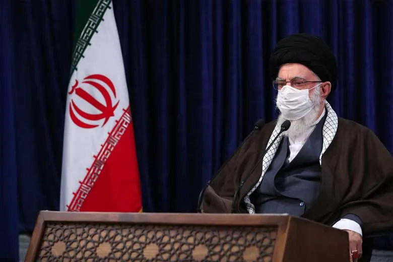 سروصدای اراذل مسلط بر آمریکا ذهن کسی را مشغول نکند علاج همه مشکلات در داخل است