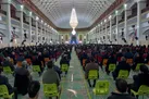 کسی که زندگی اشرافی دارد یا دم از تسلیم می‌زند نمی‌تواند به انقلاب پایبند باشد