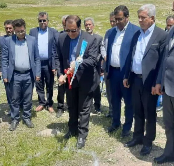 آغاز ساخت ۱۰ نیروگاه خورشیدی در ایلام