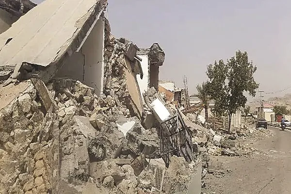 زندگی روی خط زلزله، آوار و گرما