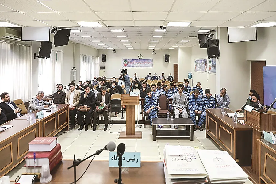از حمله مرگبار به ماموران تا آتش‌زدن بخشداری