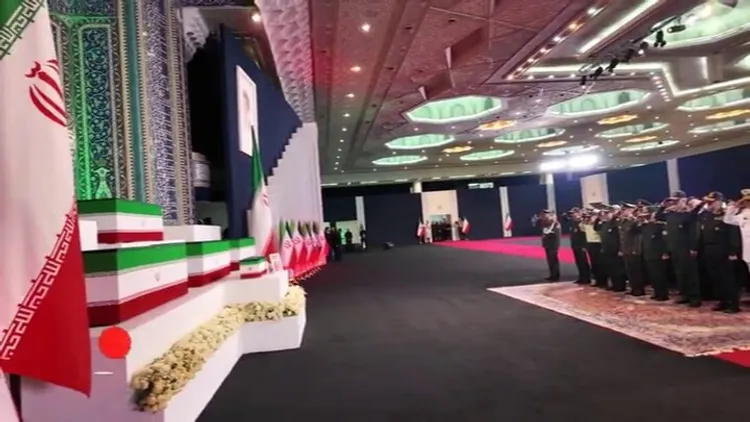 وداع فرماندهان ارشد نیروهای مسلح با فرمانده شهید کل قوا در مصلای تهران