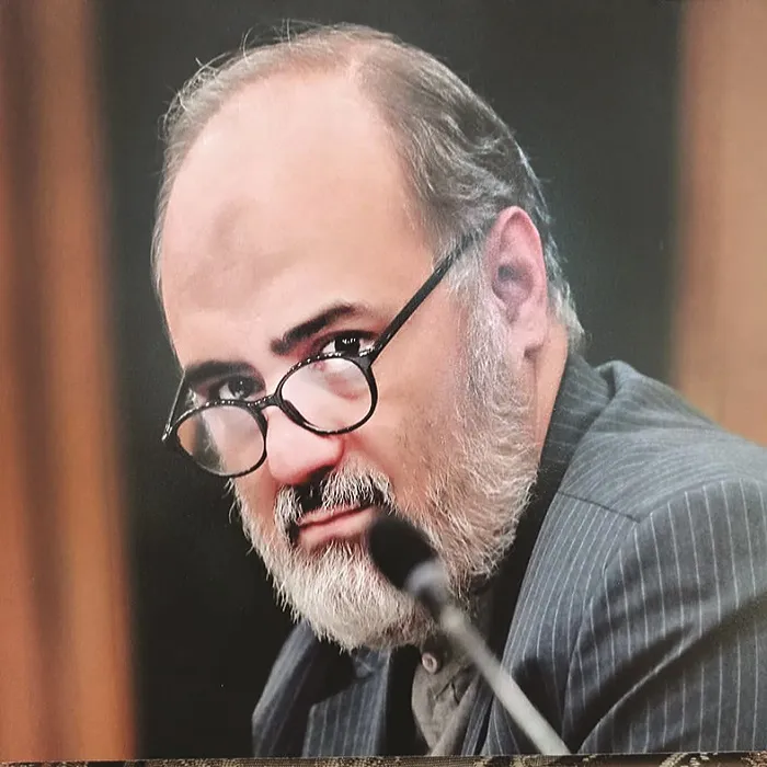 یک ملت، یک صدا و یک پیام