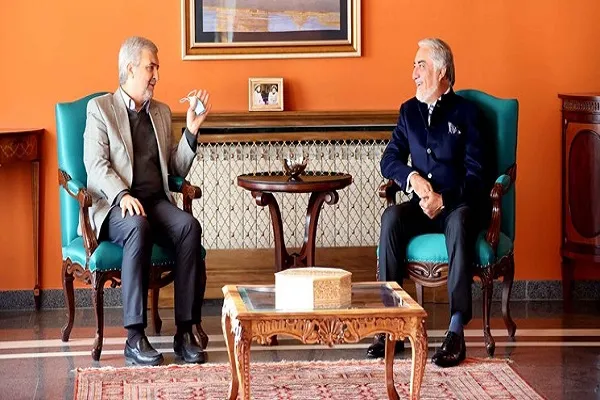 دیدار «کاظمی قمی» و «عبدالله»؛ تاکید ایران بر ادامه همکاری‌ها با افغانستان