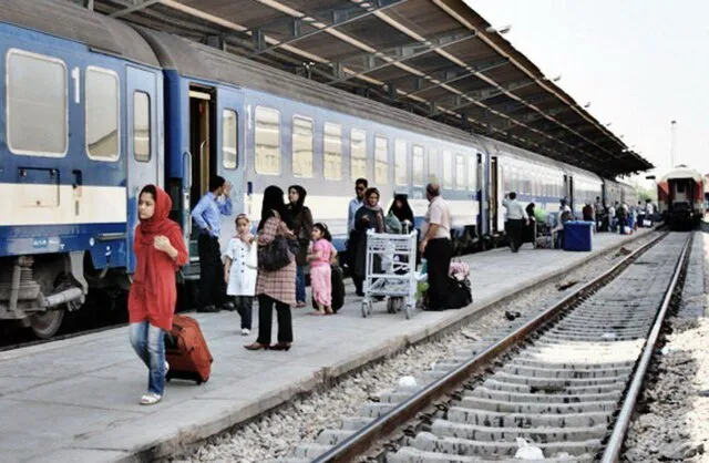مدیران برای دسترسی راحت‌تر مردم به راه‌آهن همدان اهتمام ورزند