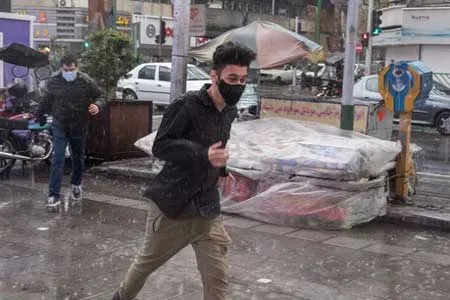 رگبار و رعد و برق در سیستان و بلوچستان / افزایش تلاطم دریای خزر