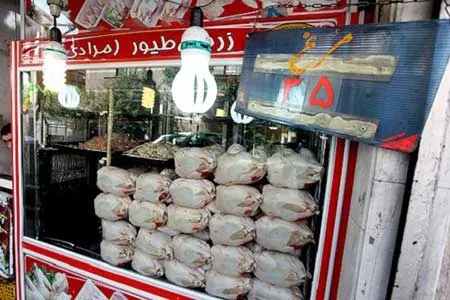هر جمعه ۴۰ تن مرغ گرم در میادین تره بار پایتخت توزیع می‌شود