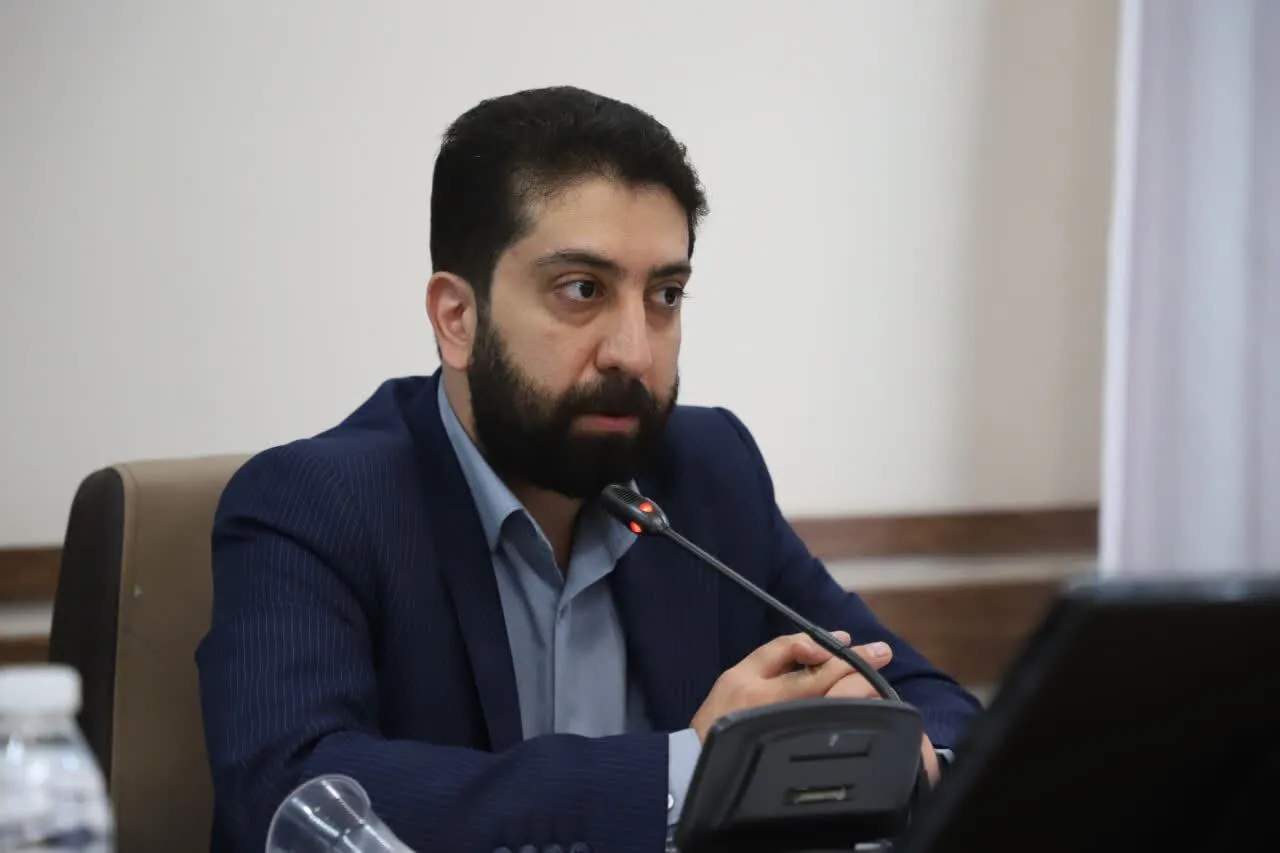 کشف ۴۳۰ لیتر مشروبات الکلی و ۱۰ گرم کوکایین در اردکان