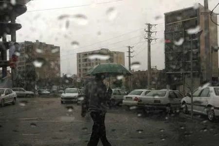 رگبار و رعد و برق در ۱۰ استان کشور