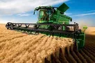 استقرار ۲۰۰ دستگاه کمباین در  دهلران برای برداشت  گندم