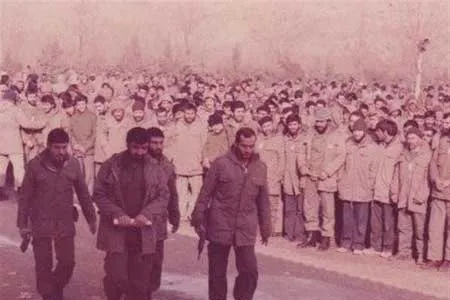 چه‌کسانی اختلاف پاسداران منطقه تهران با فرماندهی سپاه را سیاسی کردند؟ / انتشار صوت جلسه‌ محسن رضایی با معترضین در سال ۶۳