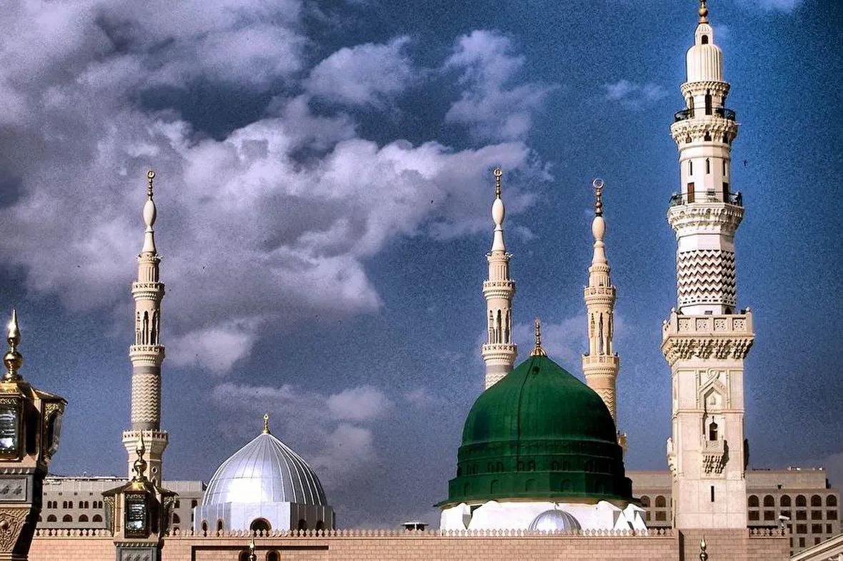 تحلیل جامعه‌شناختی و کلامیِ سبک حیات سیاسی پیامبر (ص)؛ از شالوده‌ریزی «نظام امت» تا چالش‌های ماندگاری در پرتو رحلت