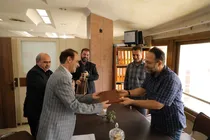 دیدار معاون صدا با فرزند شهید سید جعفر آزاد | تأکید بر تکریم خانواده شهدا در رسانه ملی
