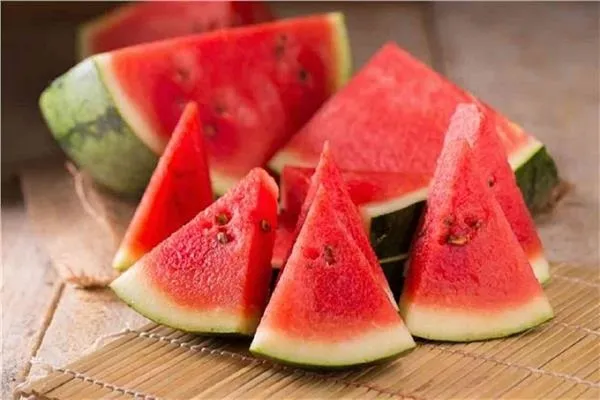 هندوانه در چه صورتی باعث چاقی می‌شود؟