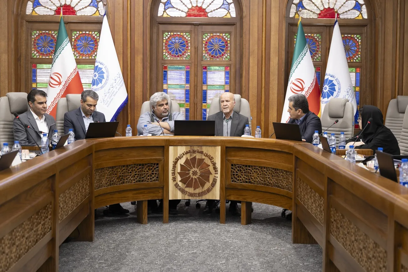 تأکید اتاق بازرگانی یزد بر نقش بانوان، بهره‌وری انرژی و گفتمان‌سازی درباره بحران آب