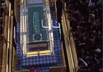 ببینید |  قابی متقاوت از تشییع امام شهید در نجف اشرف
